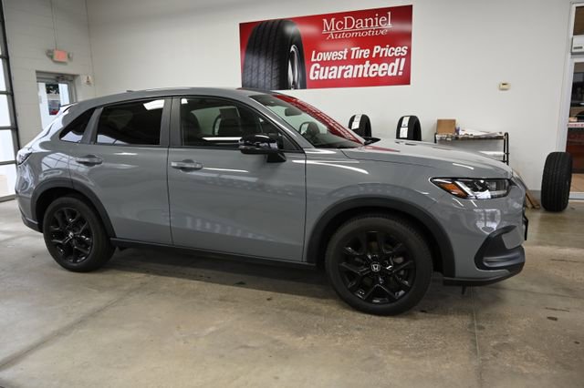 Used 2023 Honda HR-V Sport image 4