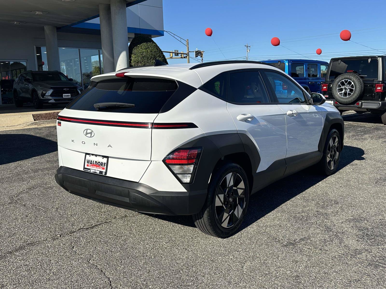 Used 2025 Hyundai Kona SEL FWD image 8