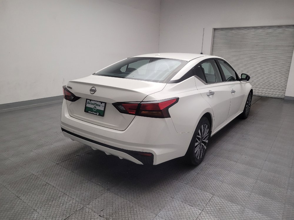 Used 2025 Nissan Altima 2.5 SV FWD image 9