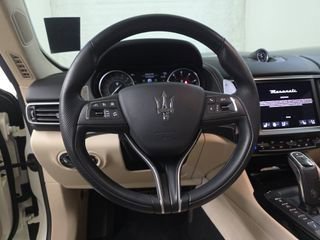 Used 2023 Maserati Levante Modena image 5