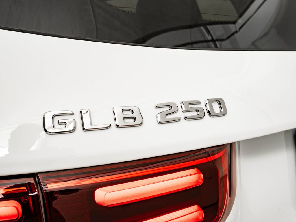 Certified 2024 Mercedes-Benz GLB 250 4MATIC image 18