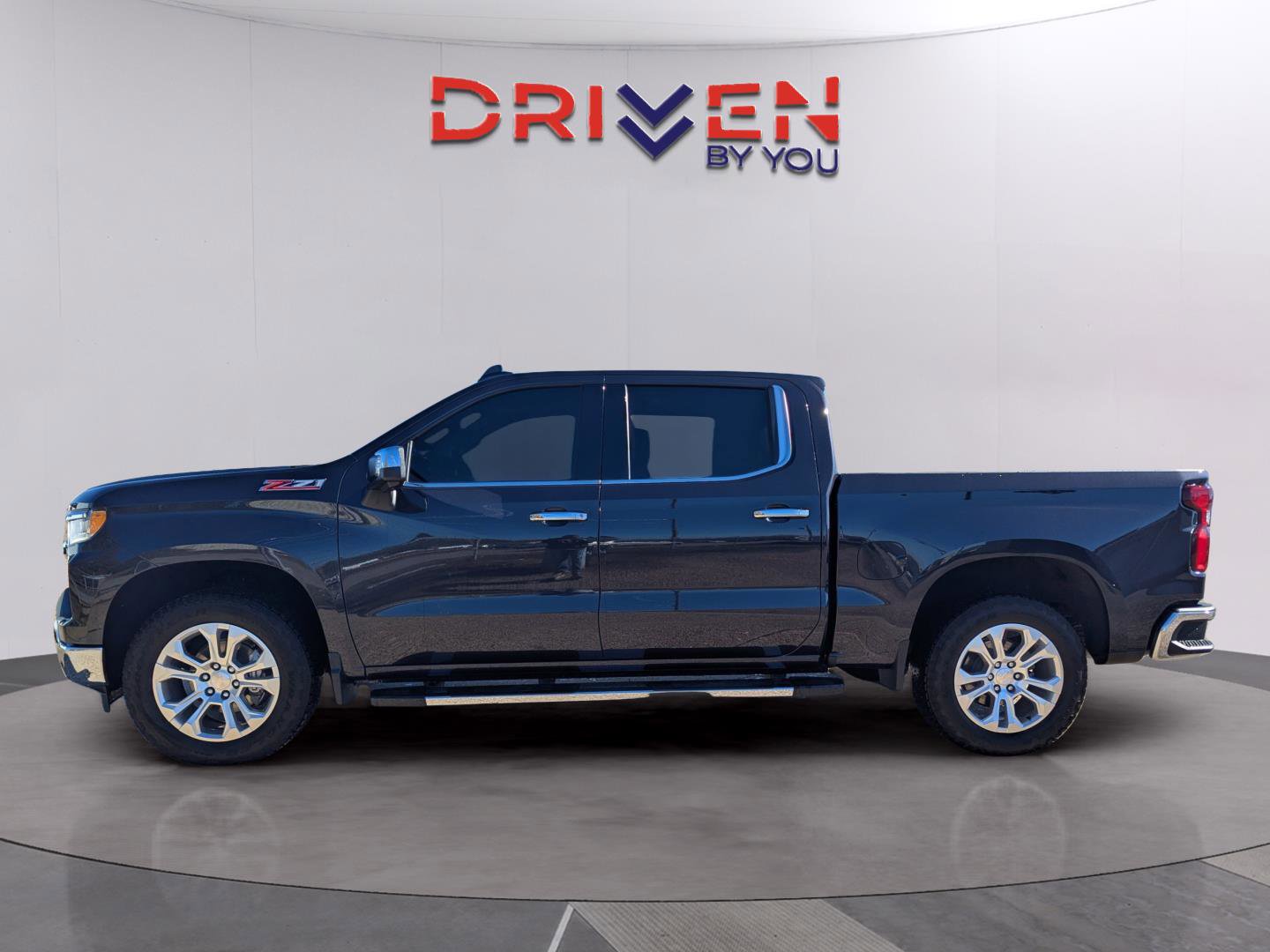Used 2023 Chevrolet Silverado 1500 LTZ image 2