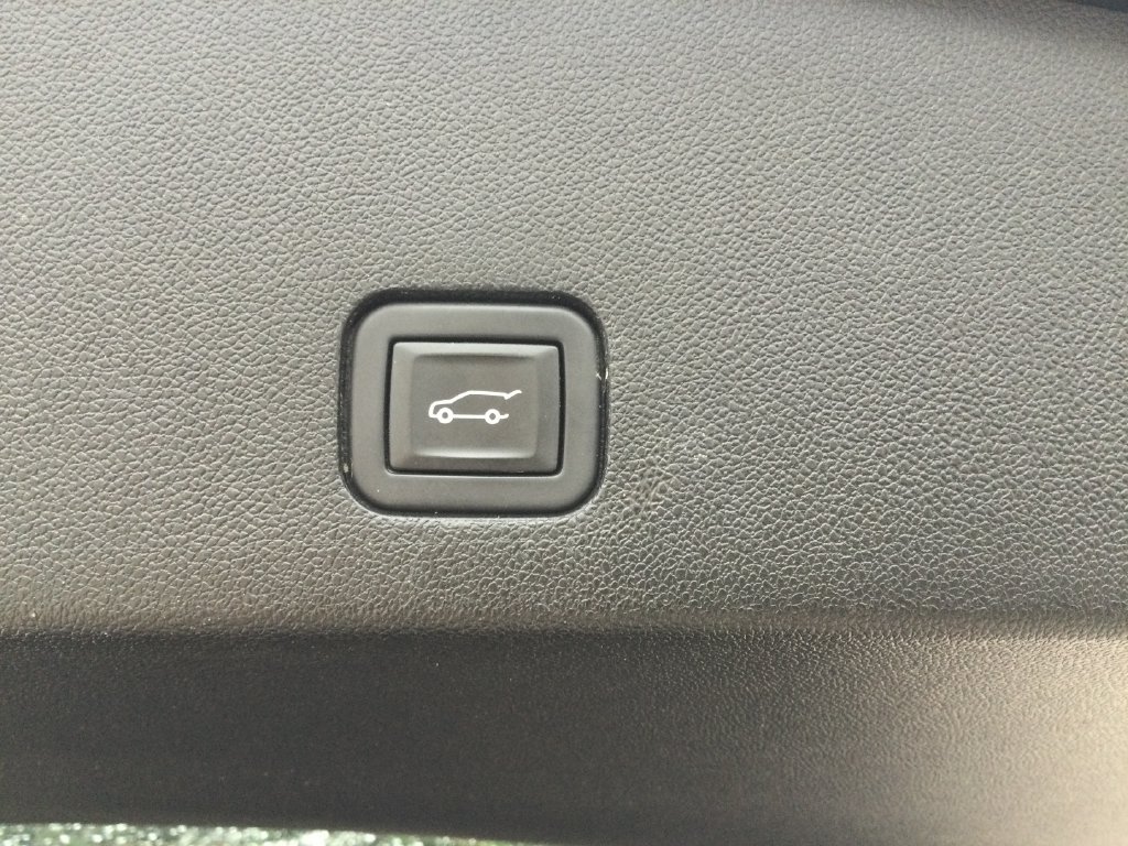 Used 2024 Cadillac XT6 Premium Luxury w/ LPO, Floor Liner Package AWD/4WD image 34