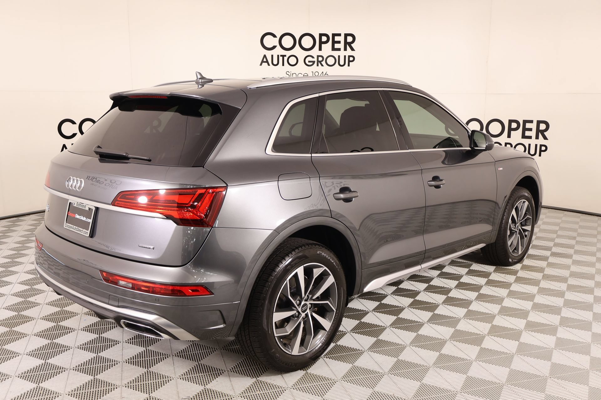 Used 2025 Audi Q5 2.0T Premium Plus w/ Premium Plus Package AWD/4WD image 21