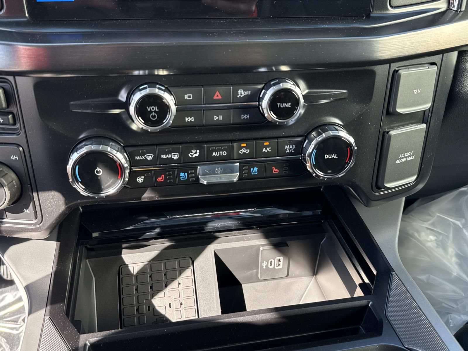 New 2026 Ford F250 Lariat w/ FX4 Off-Road Package AWD/4WD image 16