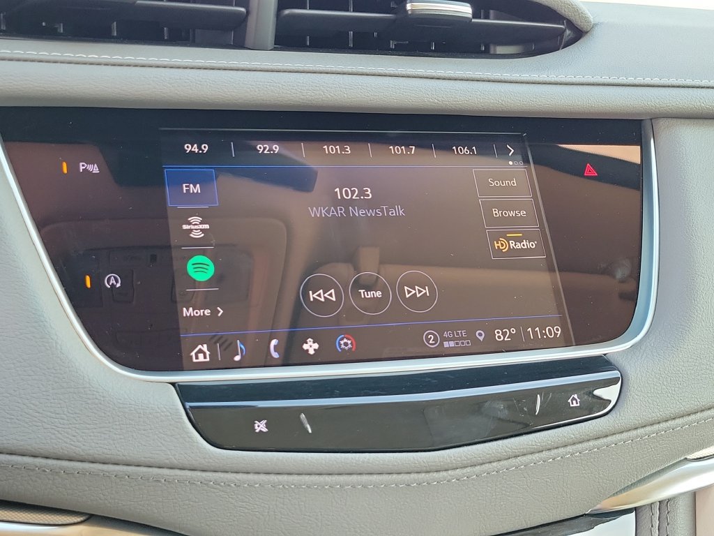Used 2022 Cadillac XT5 Premium Luxury w/ LPO, Floor Liner Package FWD image 27