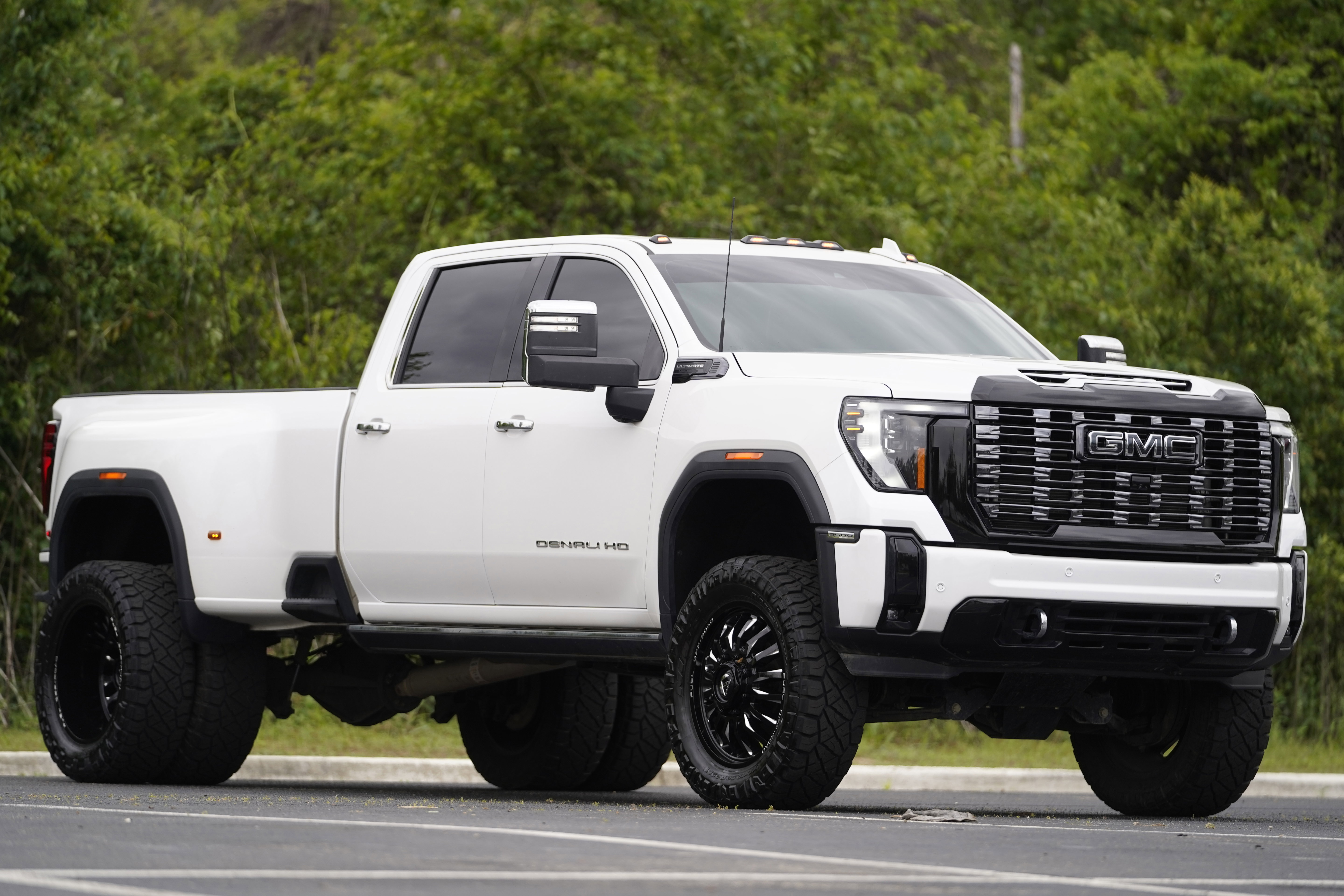 Used 2025 GMC Sierra 3500 Denali Ultimate AWD/4WD image 42