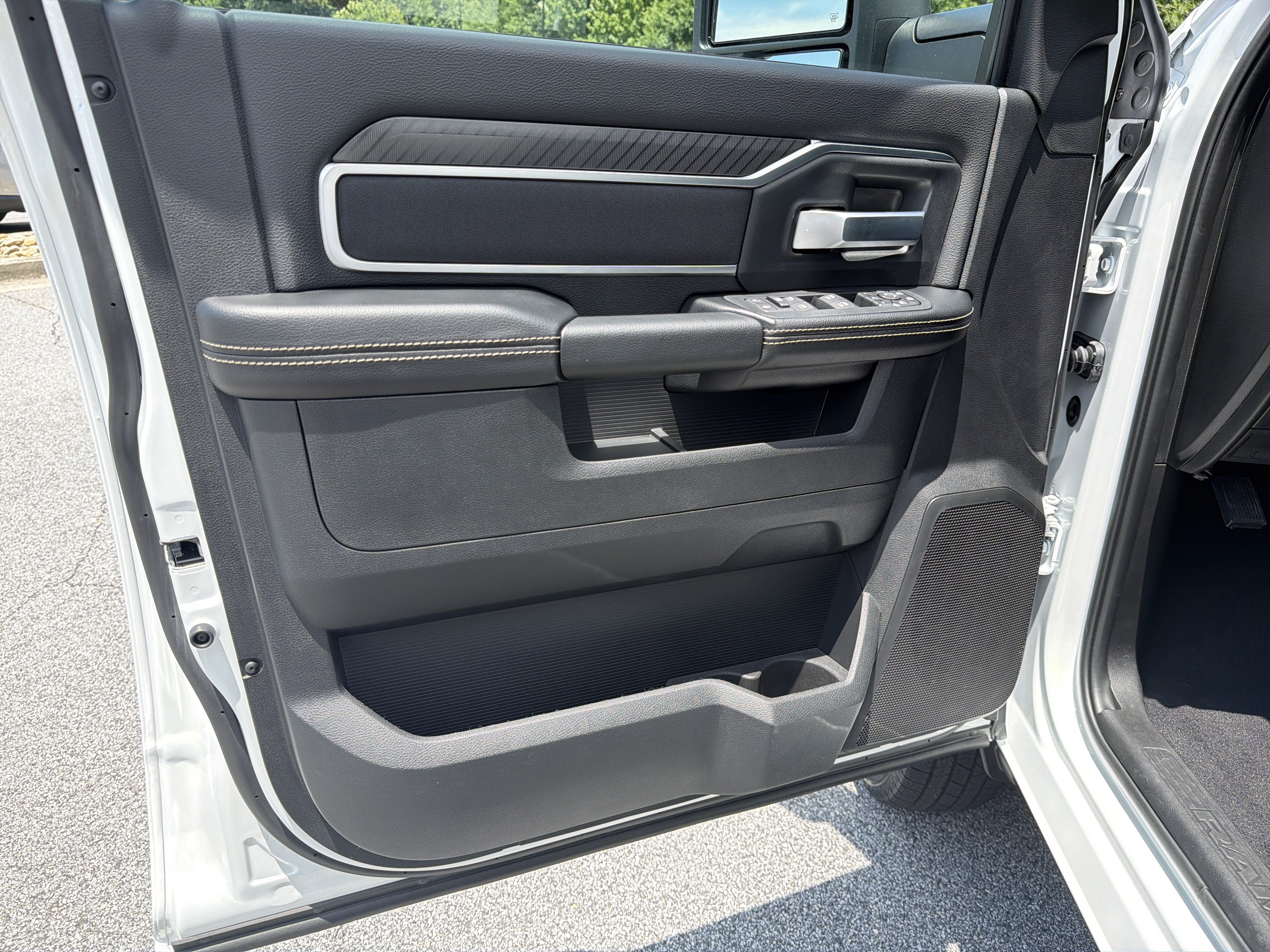 New 2026 RAM 3500 Big Horn AWD/4WD image 12