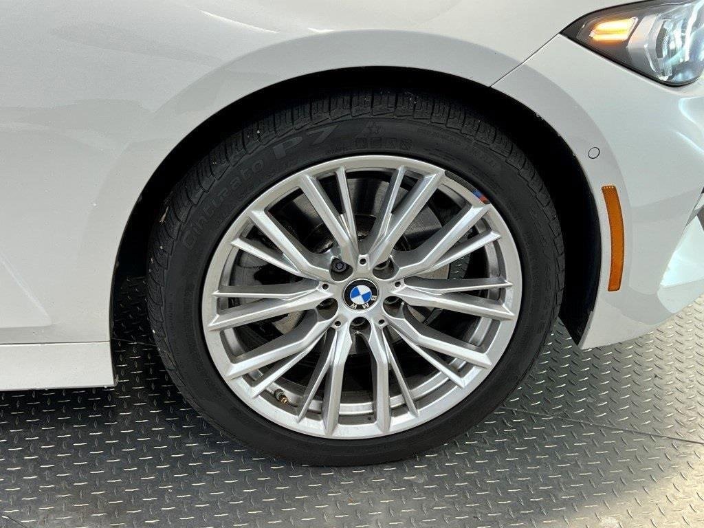 Used 2023 BMW 330i xDrive Sedan w/ Premium Package image 12