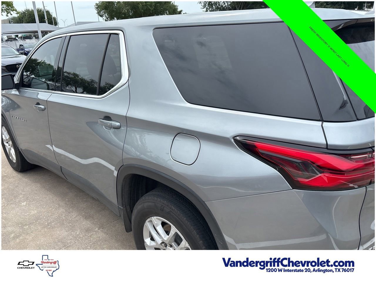 Used 2023 Chevrolet Traverse LS FWD image 4