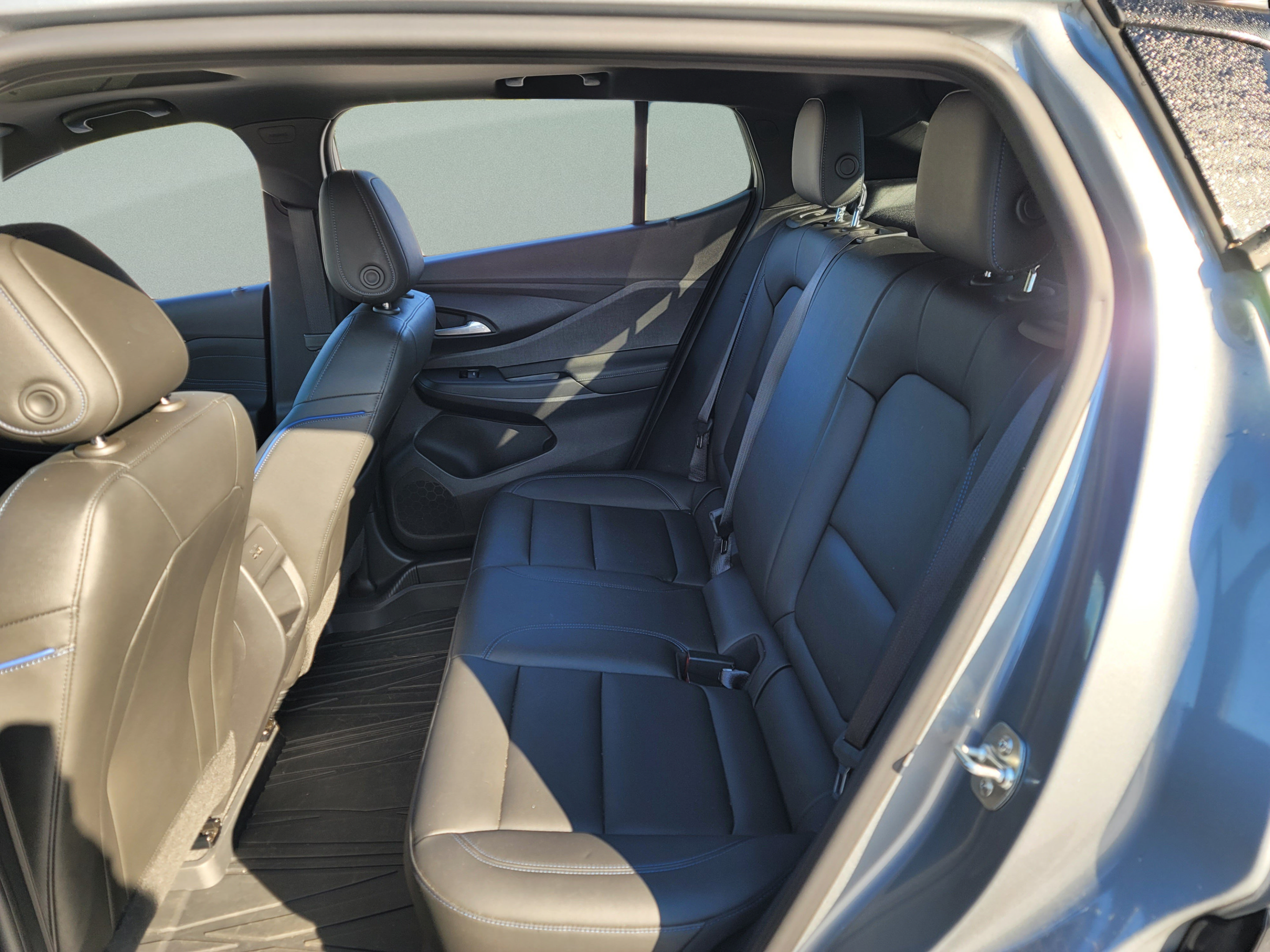 Used 2025 Buick Envista Sport Touring w/ Convenience I Package FWD image 18