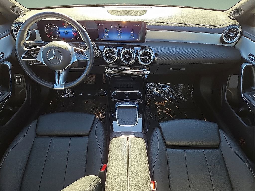 Used 2025 Mercedes-Benz CLA 250 image 14
