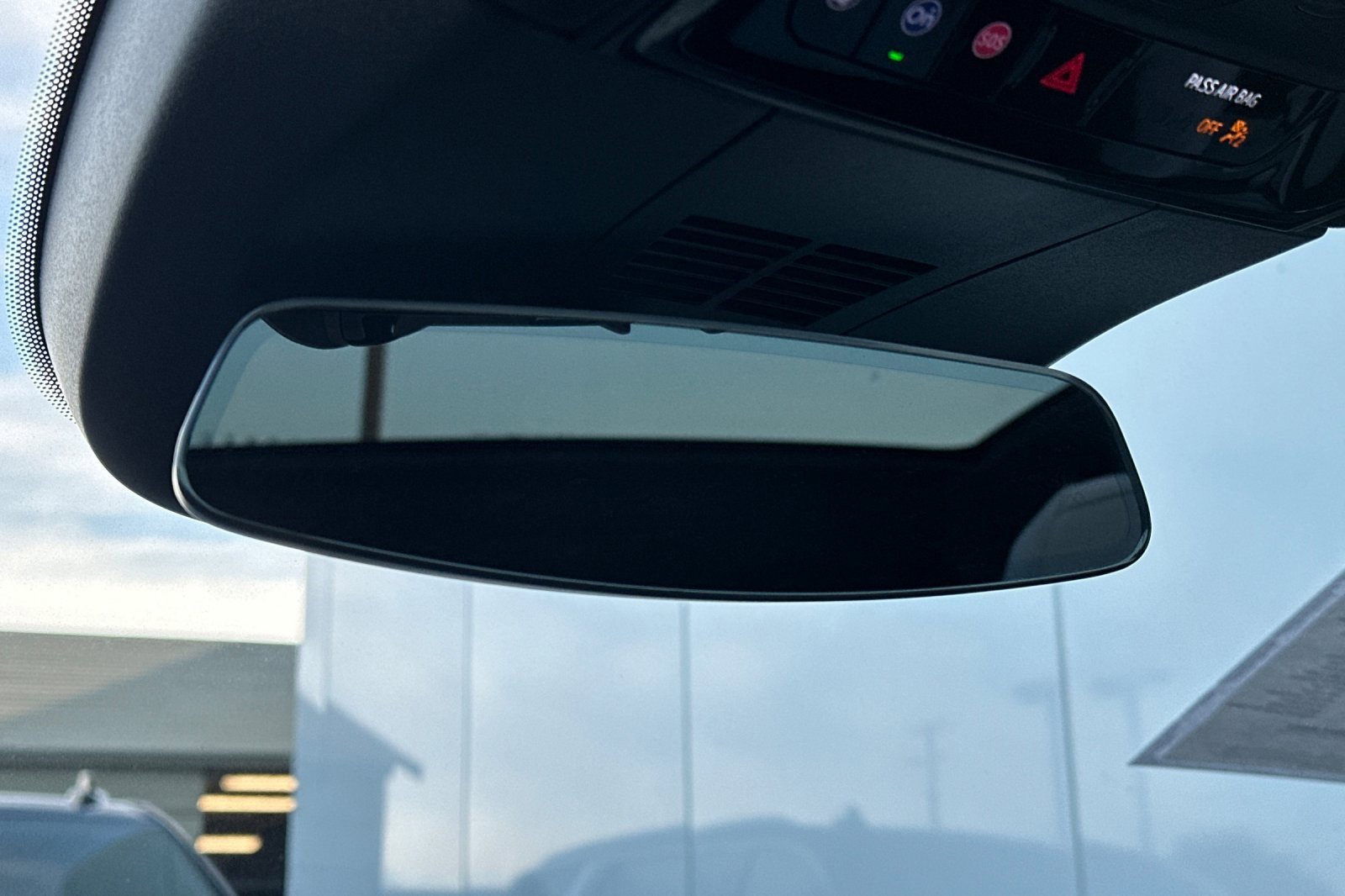 Certified 2025 Cadillac Lyriq Luxury image 23