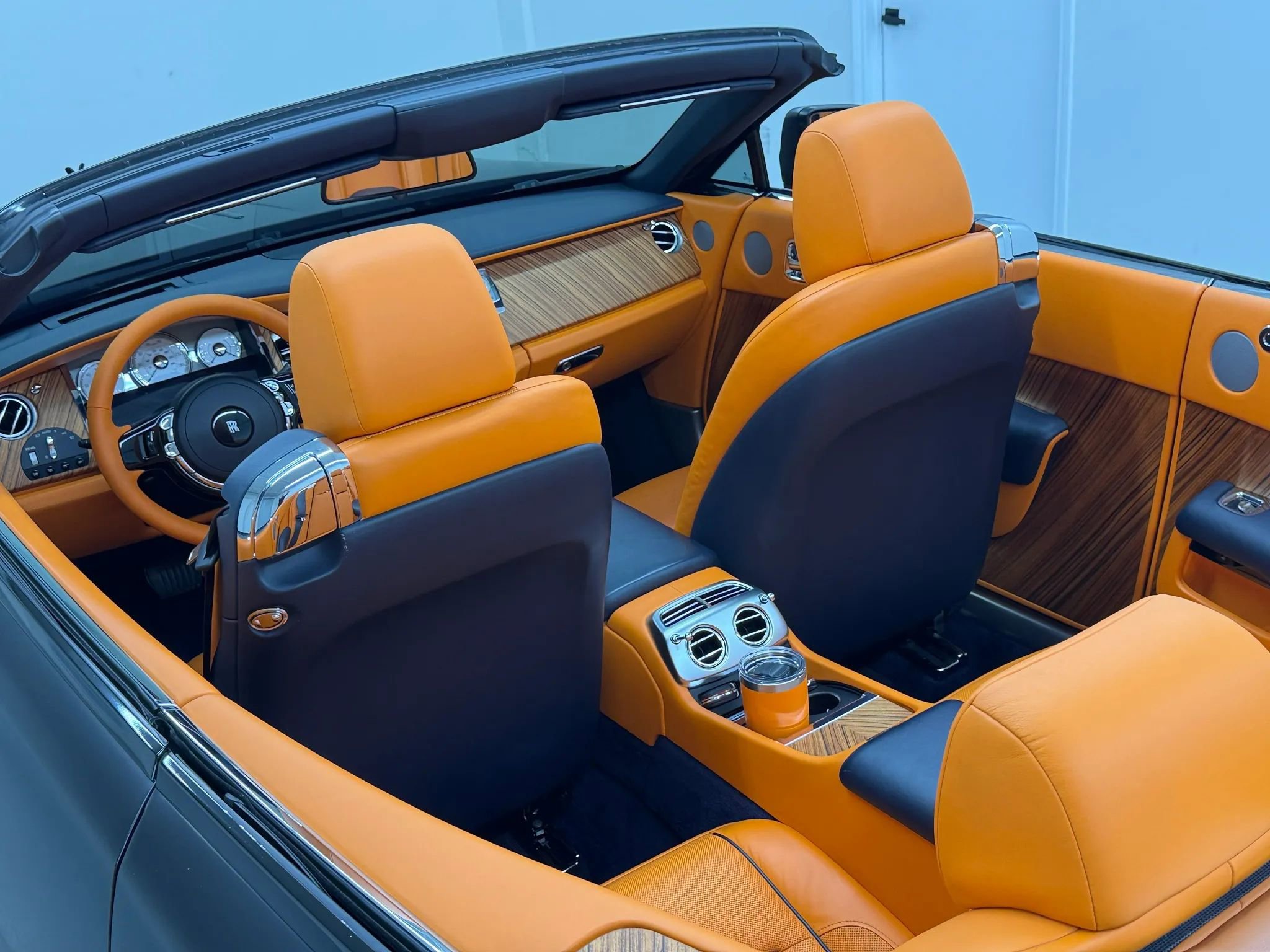 Used 2017 Rolls-Royce Dawn image 21