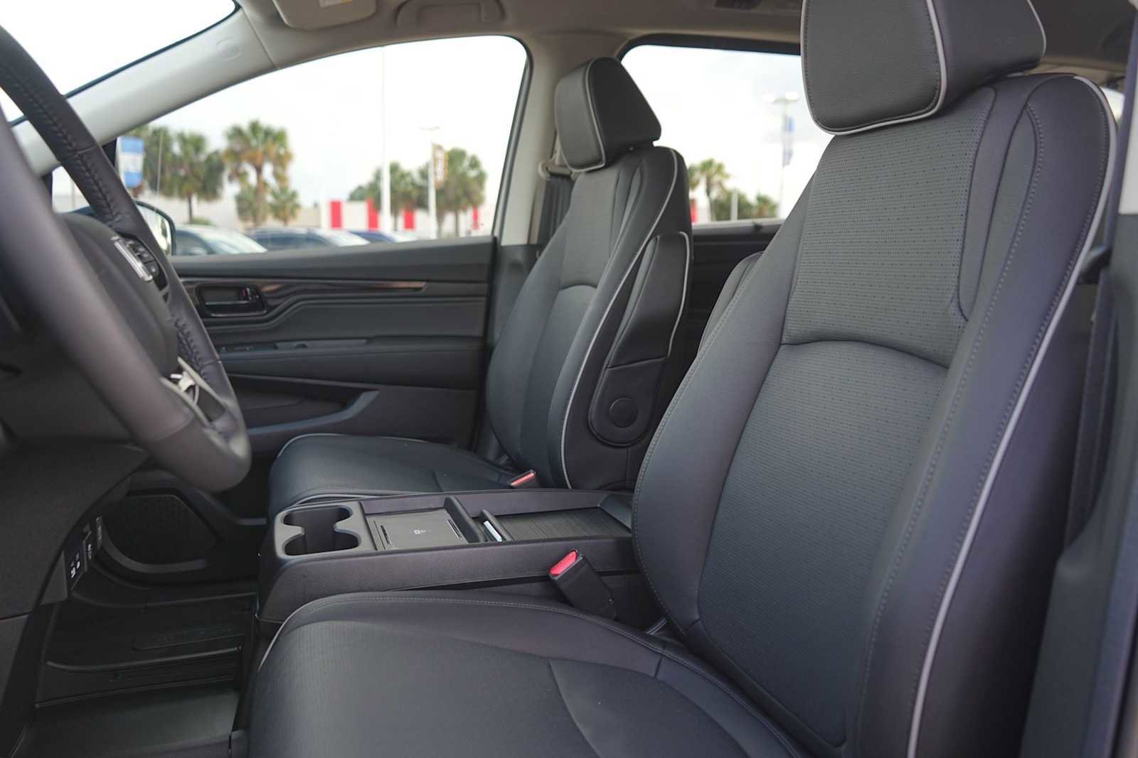 Certified 2026 Honda Odyssey Elite image 11