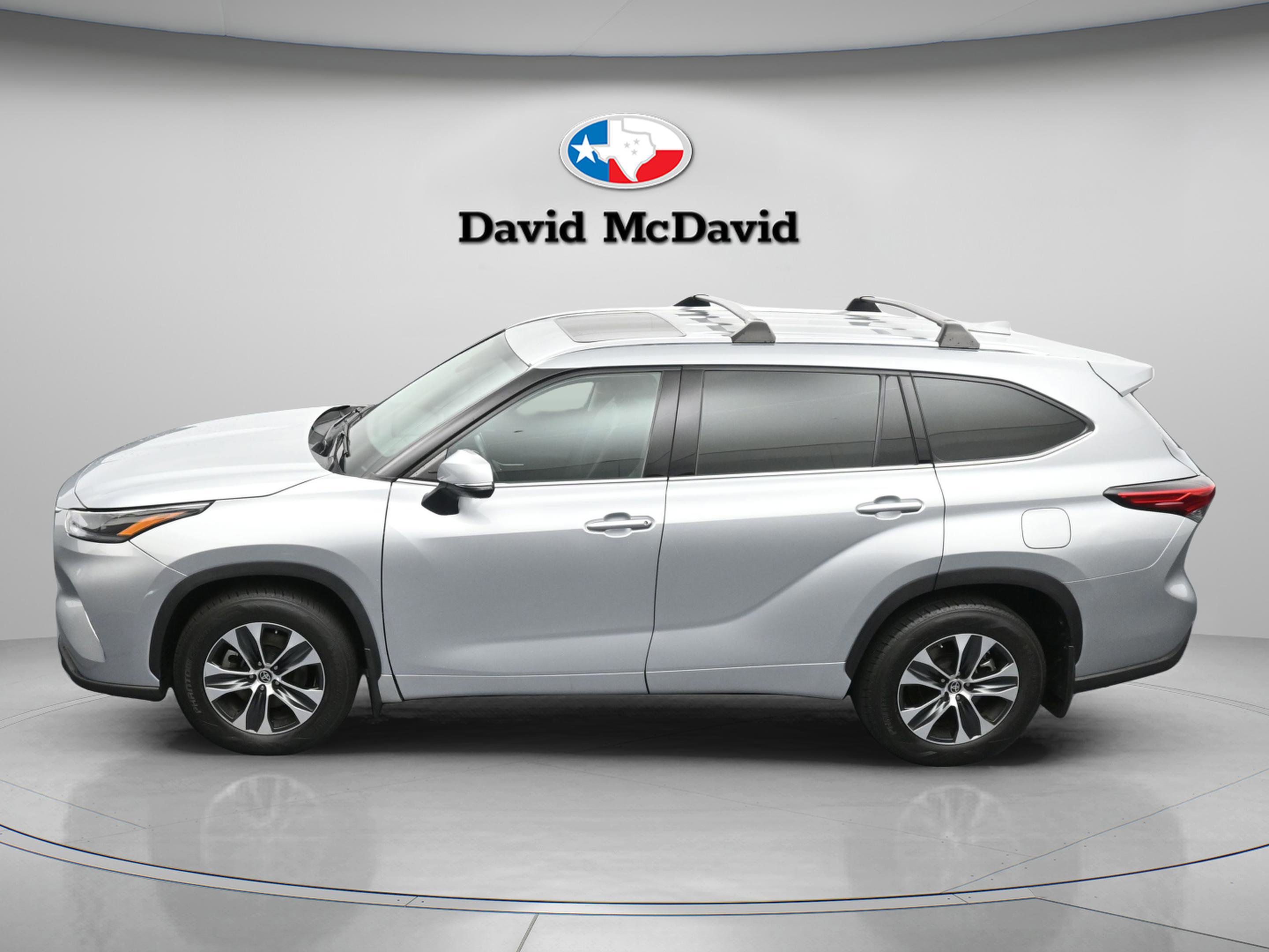 Used 2021 Toyota Highlander XLE image 37