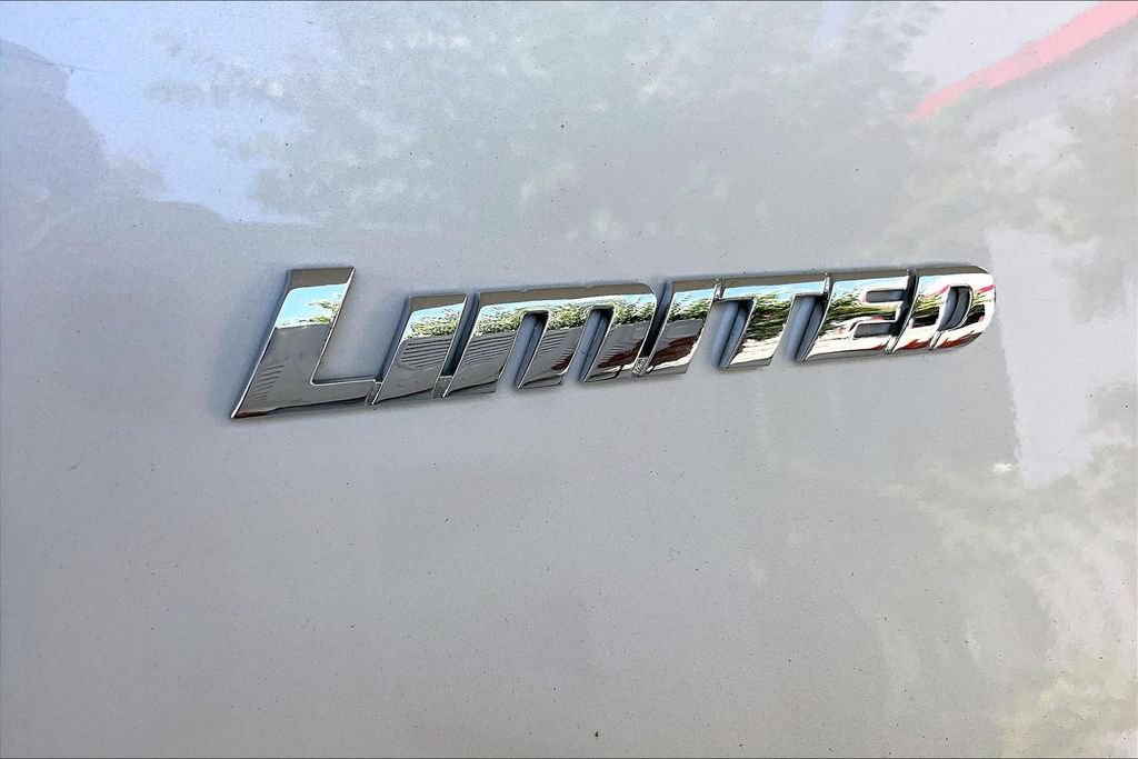 Used 2016 Toyota 4Runner Limited AWD/4WD image 26