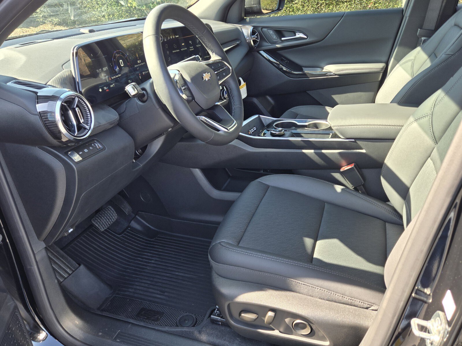 New 2026 Chevrolet Equinox LT w/ Convenience Package II image 5