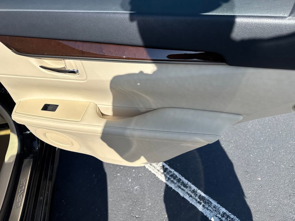 Used 2013 Lexus ES 350 w/ Luxury Pkg FWD image 38