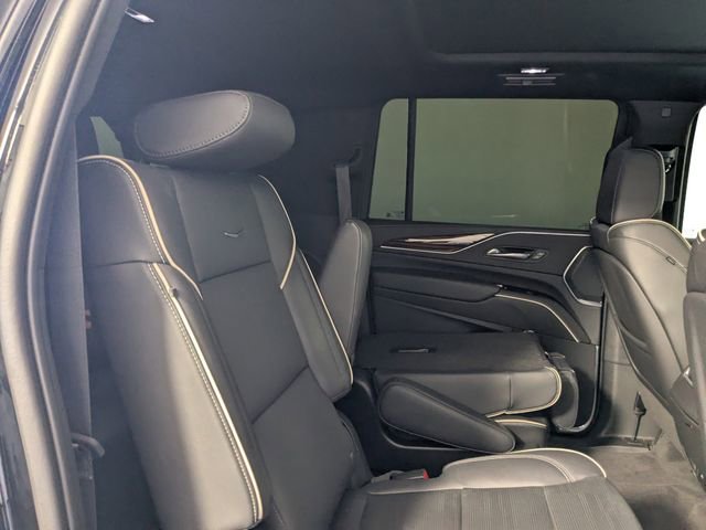 Used 2023 Cadillac Escalade ESV Premium Luxury AWD/4WD image 28