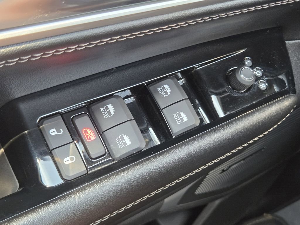Used 2024 Jeep Wagoneer L Series II w/ Flexible Seating Group AWD/4WD image 33