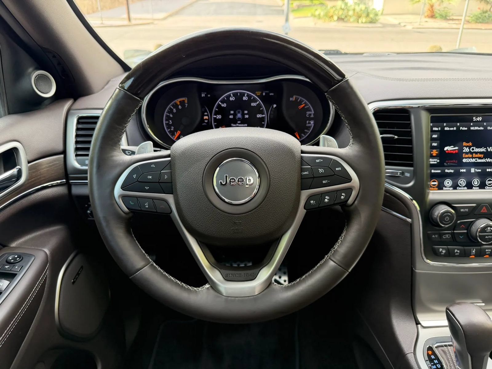 Used 2018 Jeep Grand Cherokee Overland AWD/4WD image 24