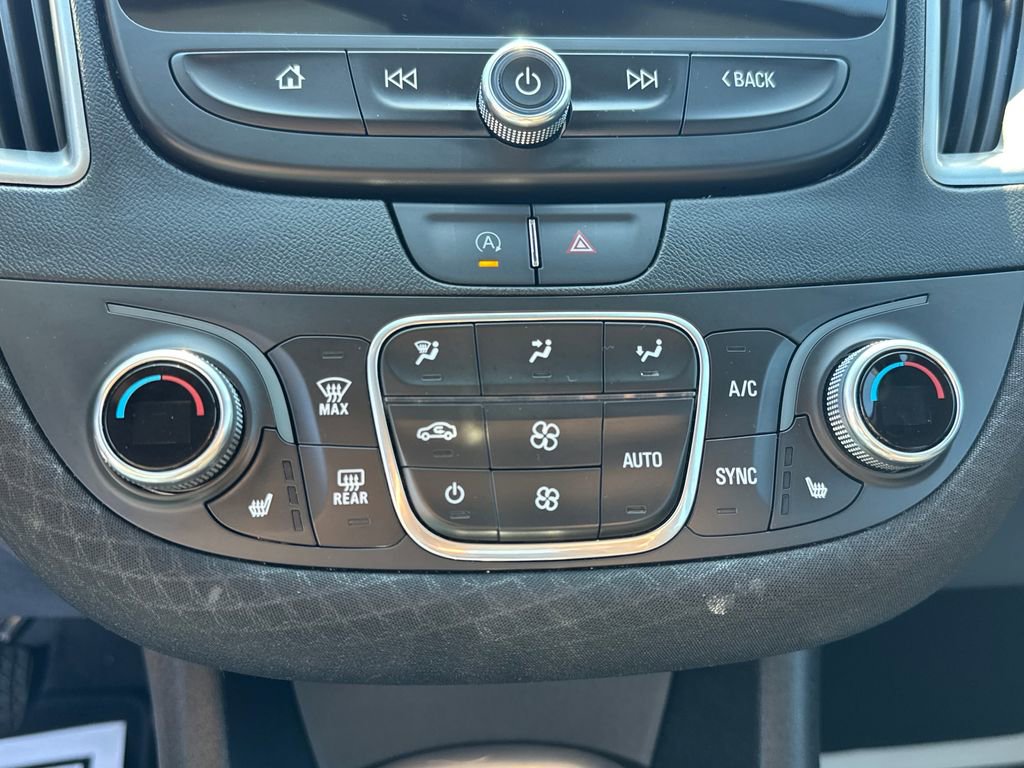 Used 2025 Chevrolet Malibu LT image 34