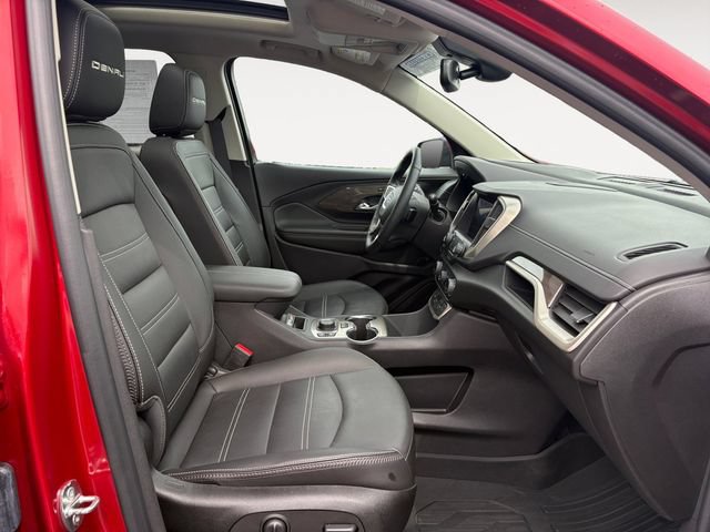 Used 2024 GMC Terrain Denali w/ Denali Premium Package AWD/4WD image 15