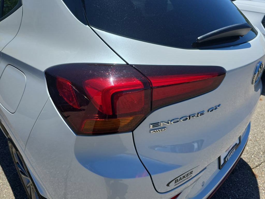 Used 2020 Buick Encore GX Essence w/ Experience Buick Package AWD/4WD image 38