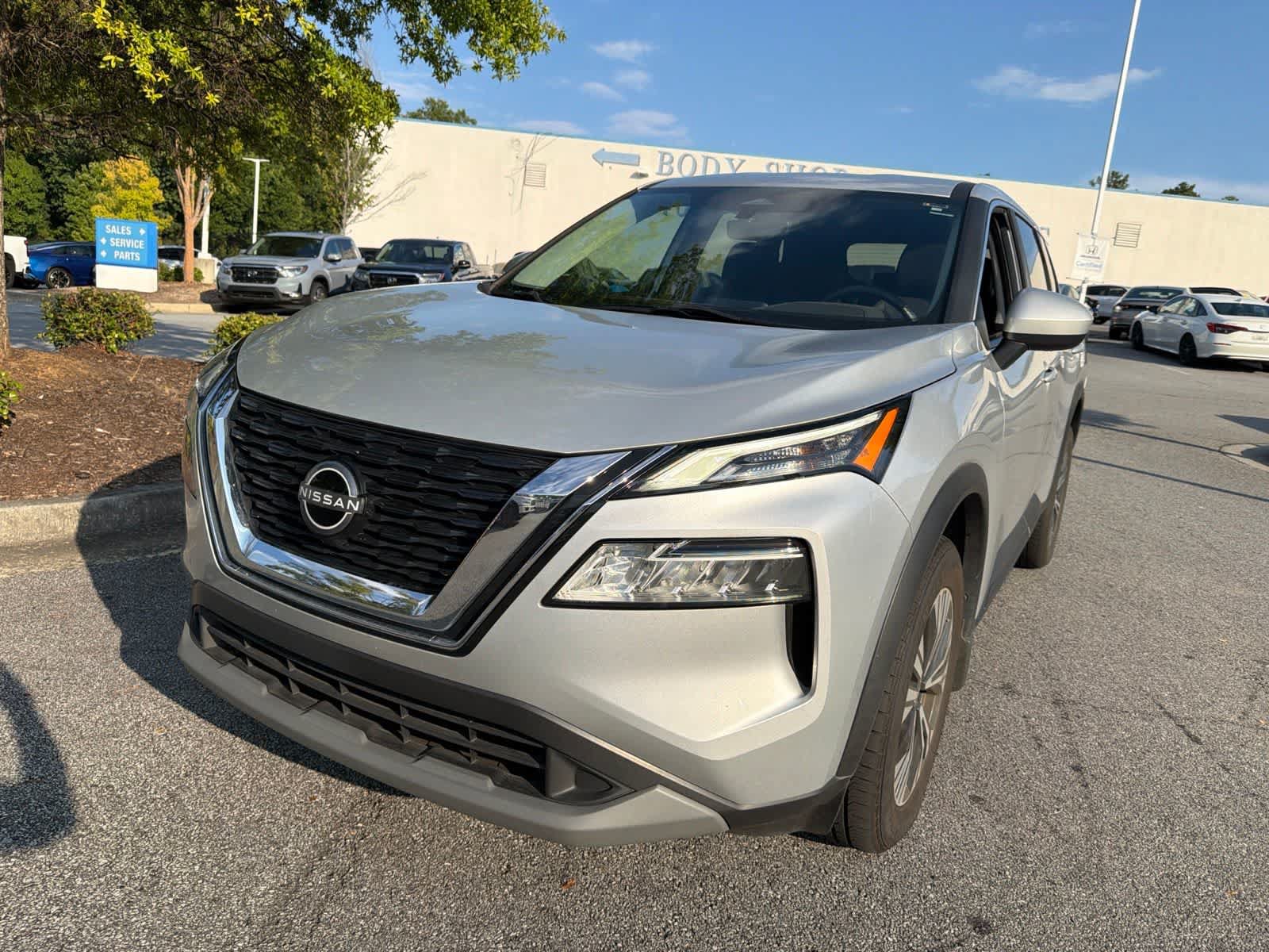 Used 2023 Nissan Rogue SV FWD video 1