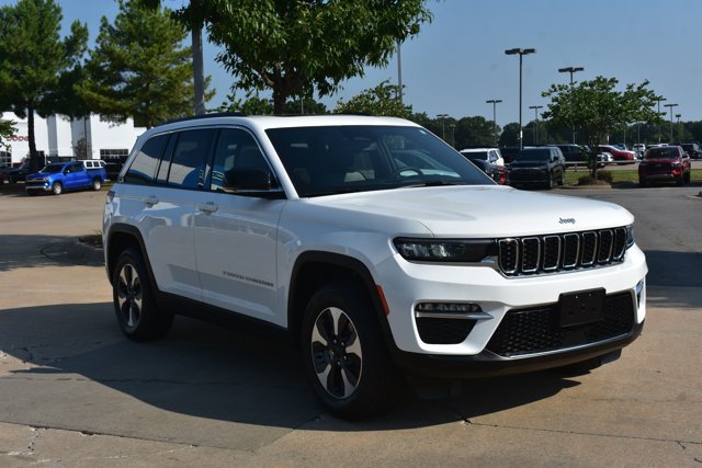 Used 2024 Jeep Grand Cherokee Limited 4xe AWD/4WD image 3