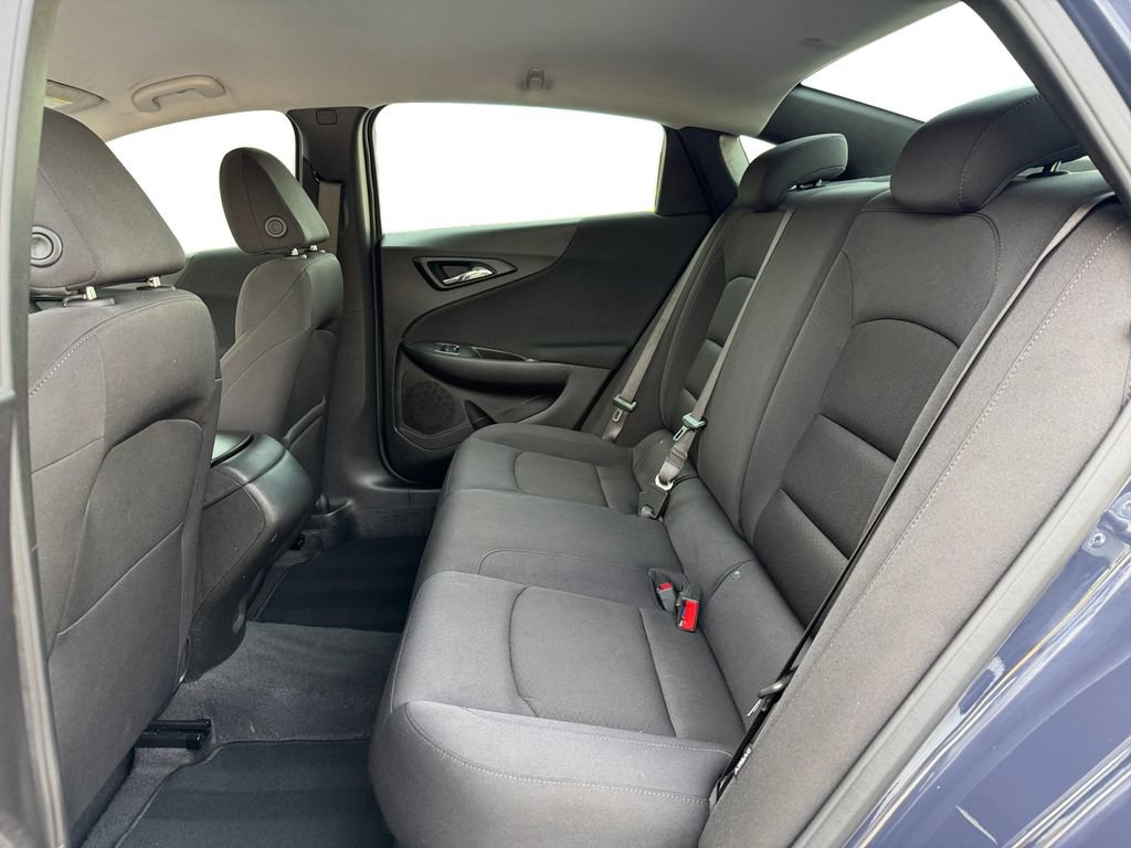 Used 2025 Chevrolet Malibu RS FWD image 19
