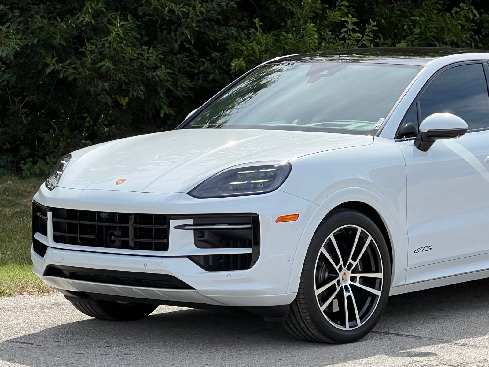 Certified 2025 Porsche Cayenne GTS AWD/4WD image 13