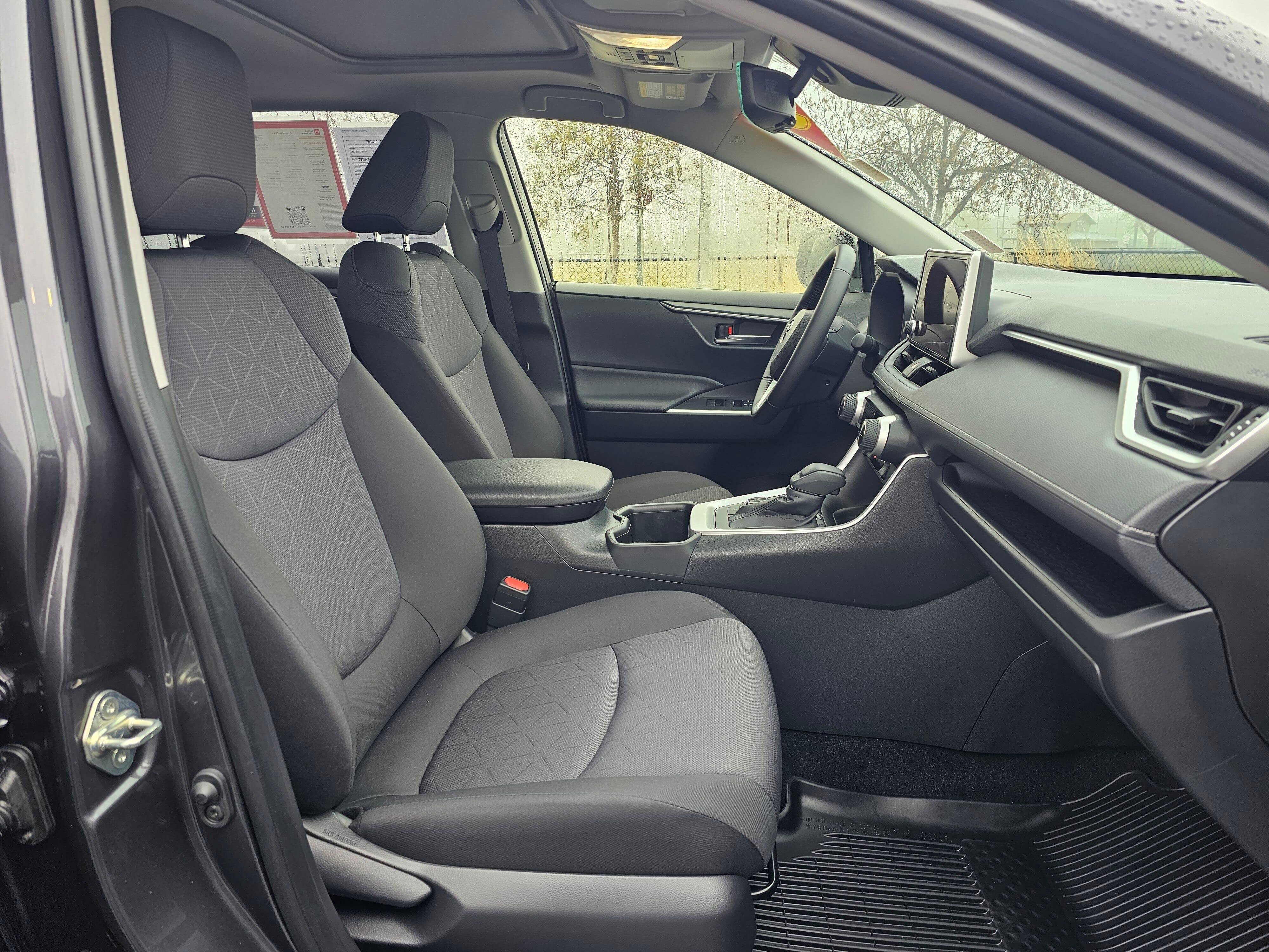 Used 2025 Toyota RAV4 XLE w/ Convenience Package image 10