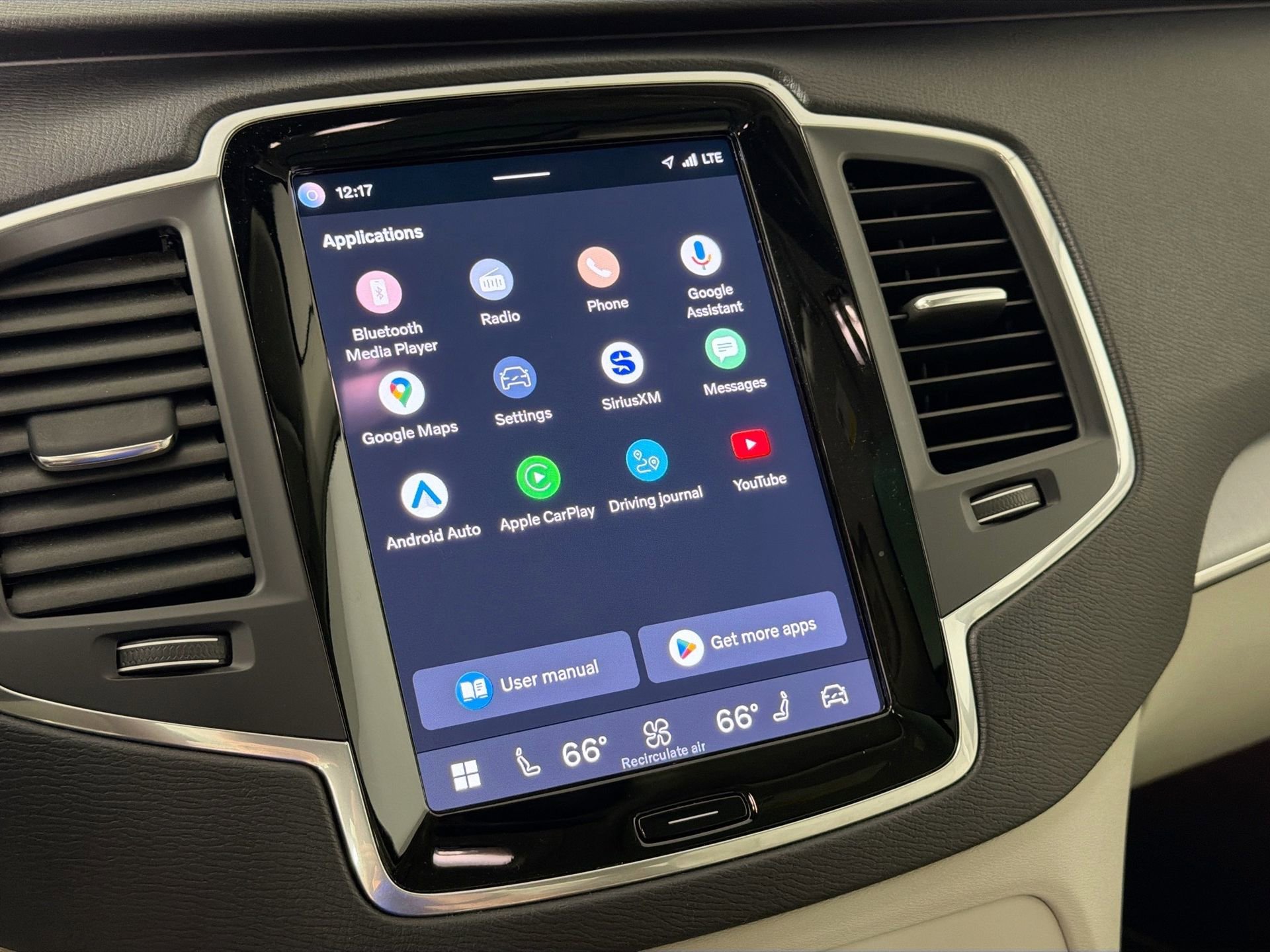 Certified 2023 Volvo XC90 B5 Core image 15