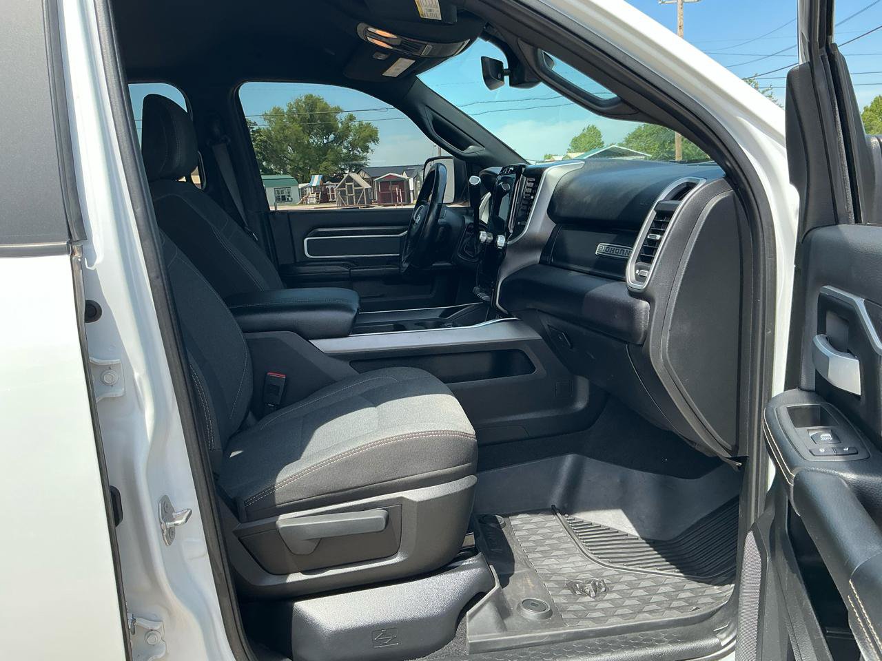 Used 2022 RAM 2500 Big Horn w/ Level C Equiment Group AWD/4WD image 20