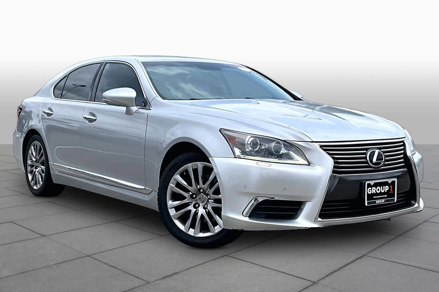 Used 2013 Lexus LS 460 w/ Comfort Pkg RWD image 3