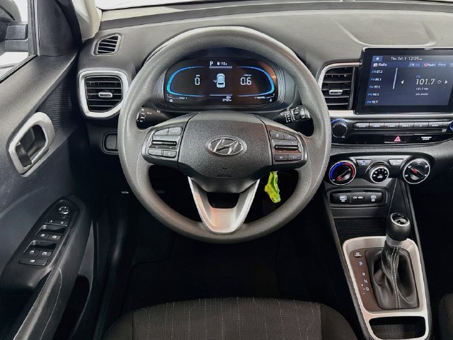 Used 2026 Hyundai Venue SE FWD image 14