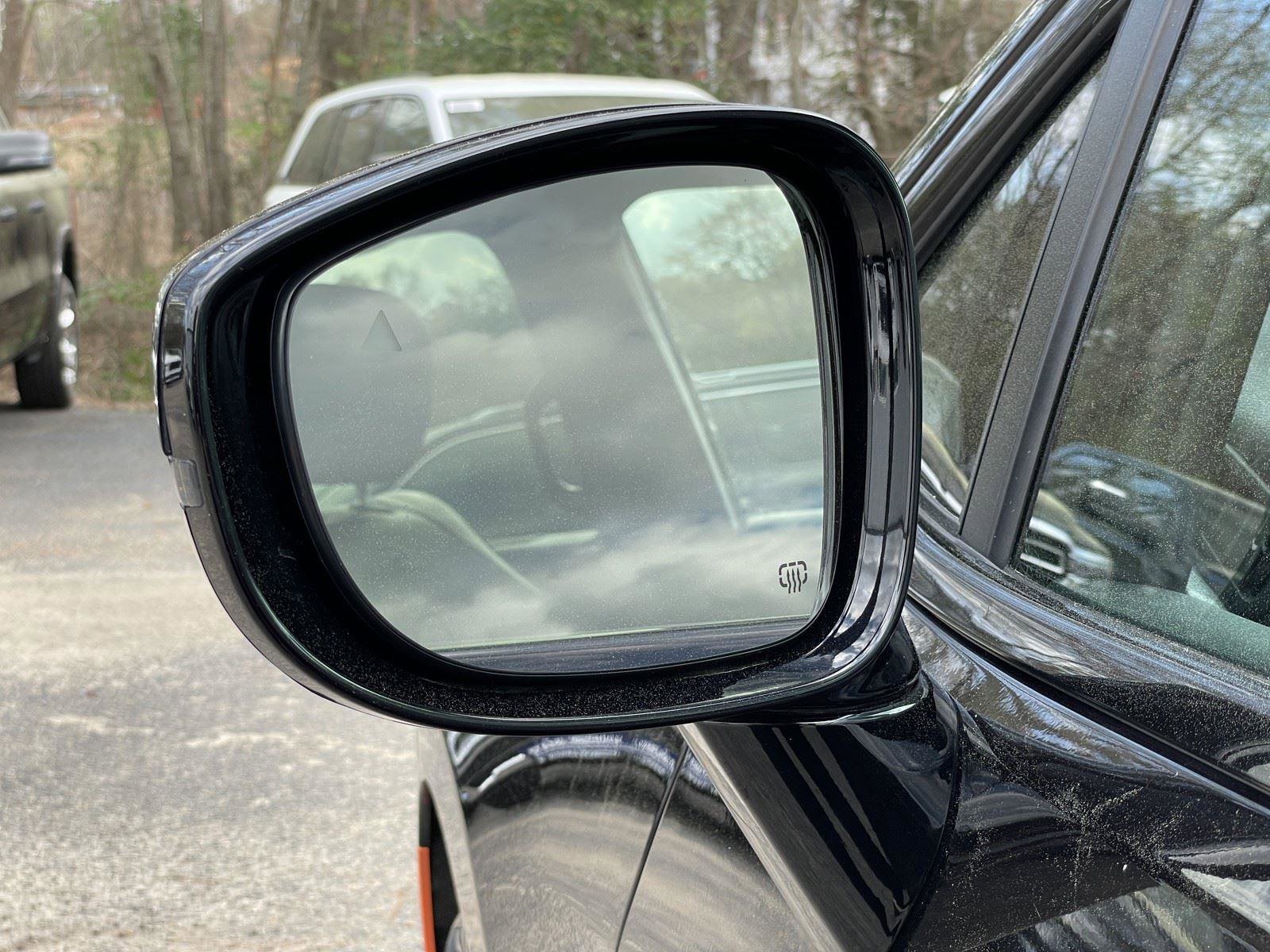 Certified 2025 Chrysler Pacifica Limited image 41