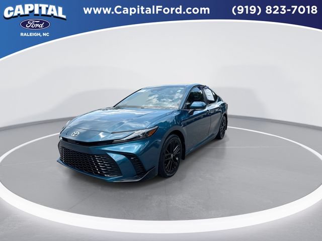 Used 2025 Toyota Camry SE w/ Convenience Package FWD image 4