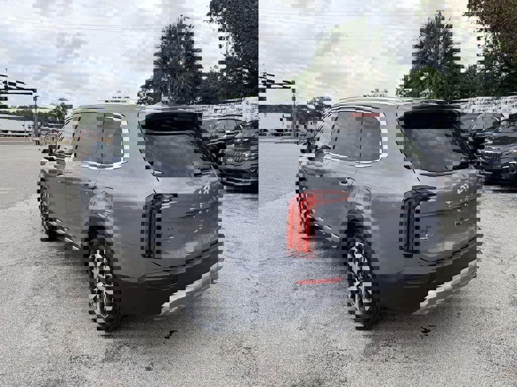 Certified 2022 Kia Telluride EX w/ EX Premium Package image 7