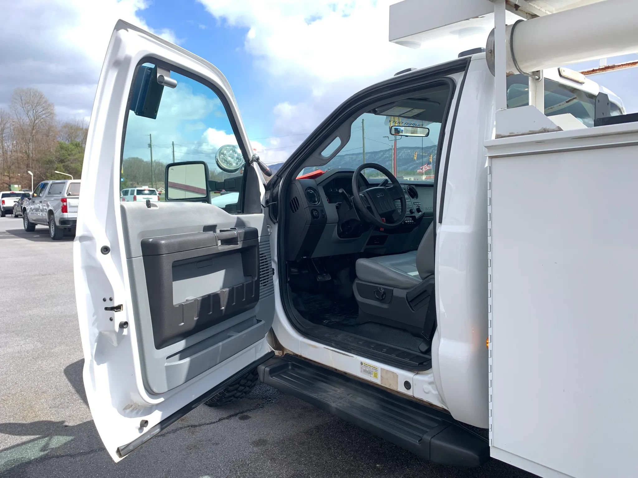 Used 2012 Ford F350 XL w/ PWR Equipment Group AWD/4WD image 8