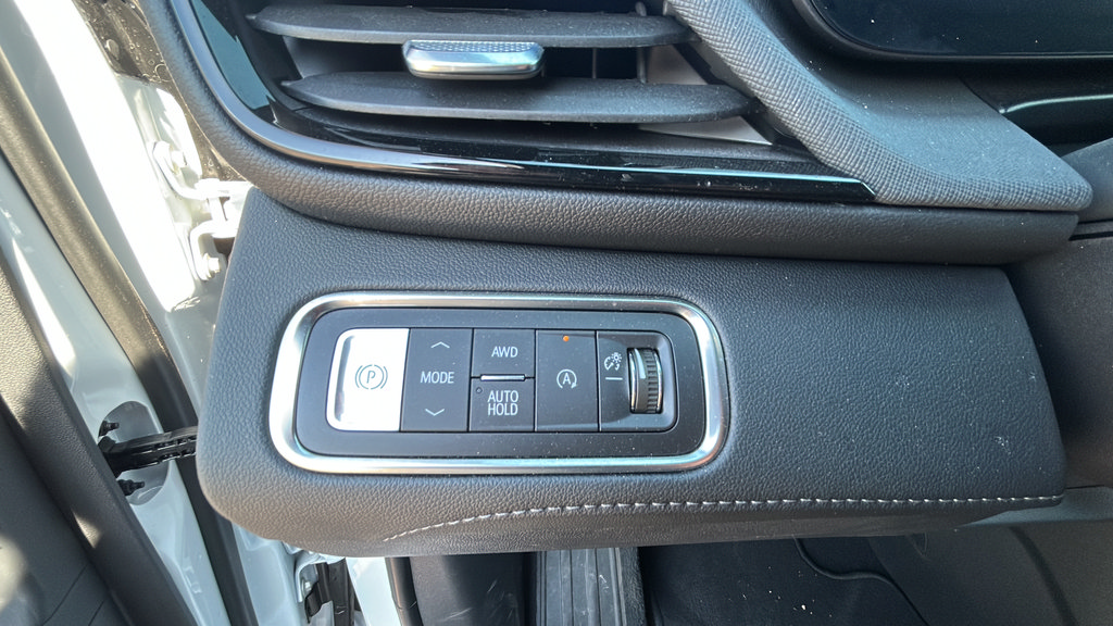 Used 2026 Buick Enclave Preferred AWD/4WD image 15