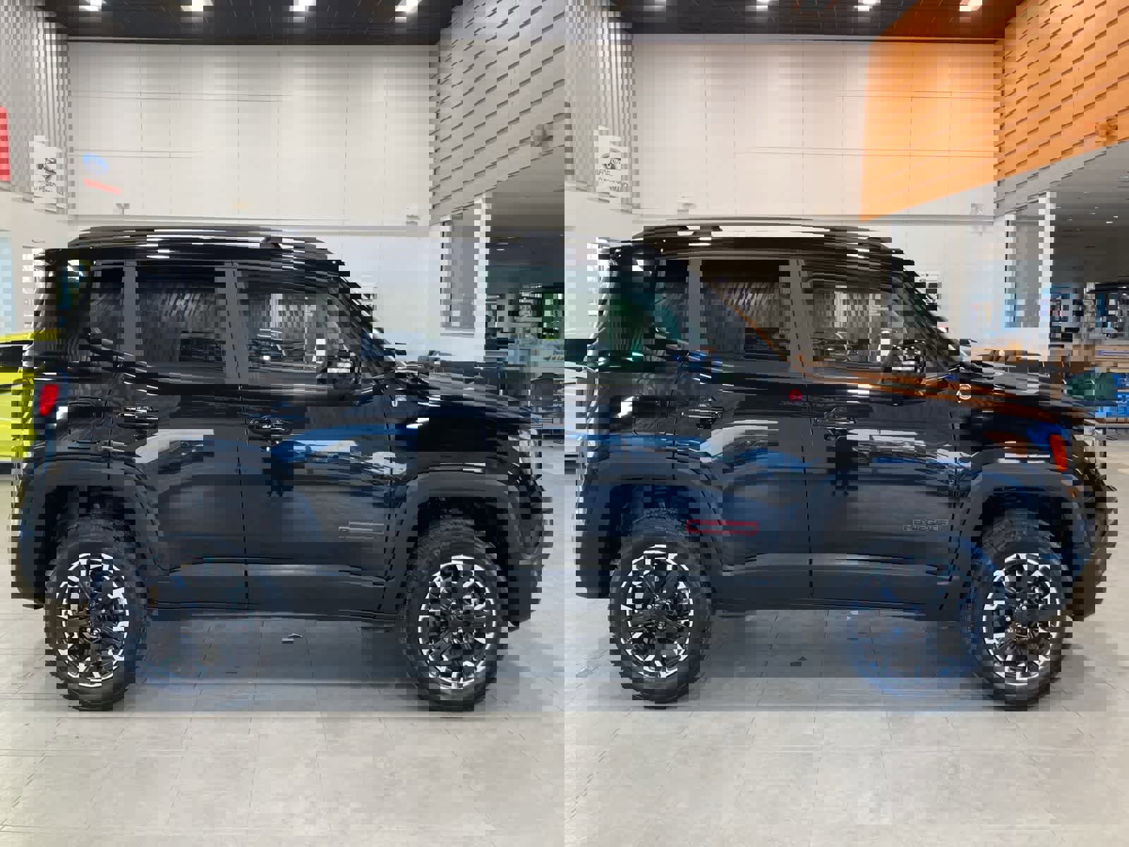 Used 2023 Jeep Renegade Trailhawk image 4