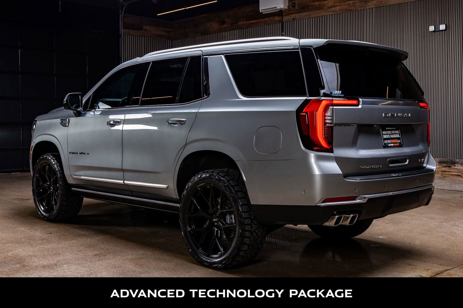 Used 2025 GMC Yukon Denali w/ Denali Reserve Package image 7