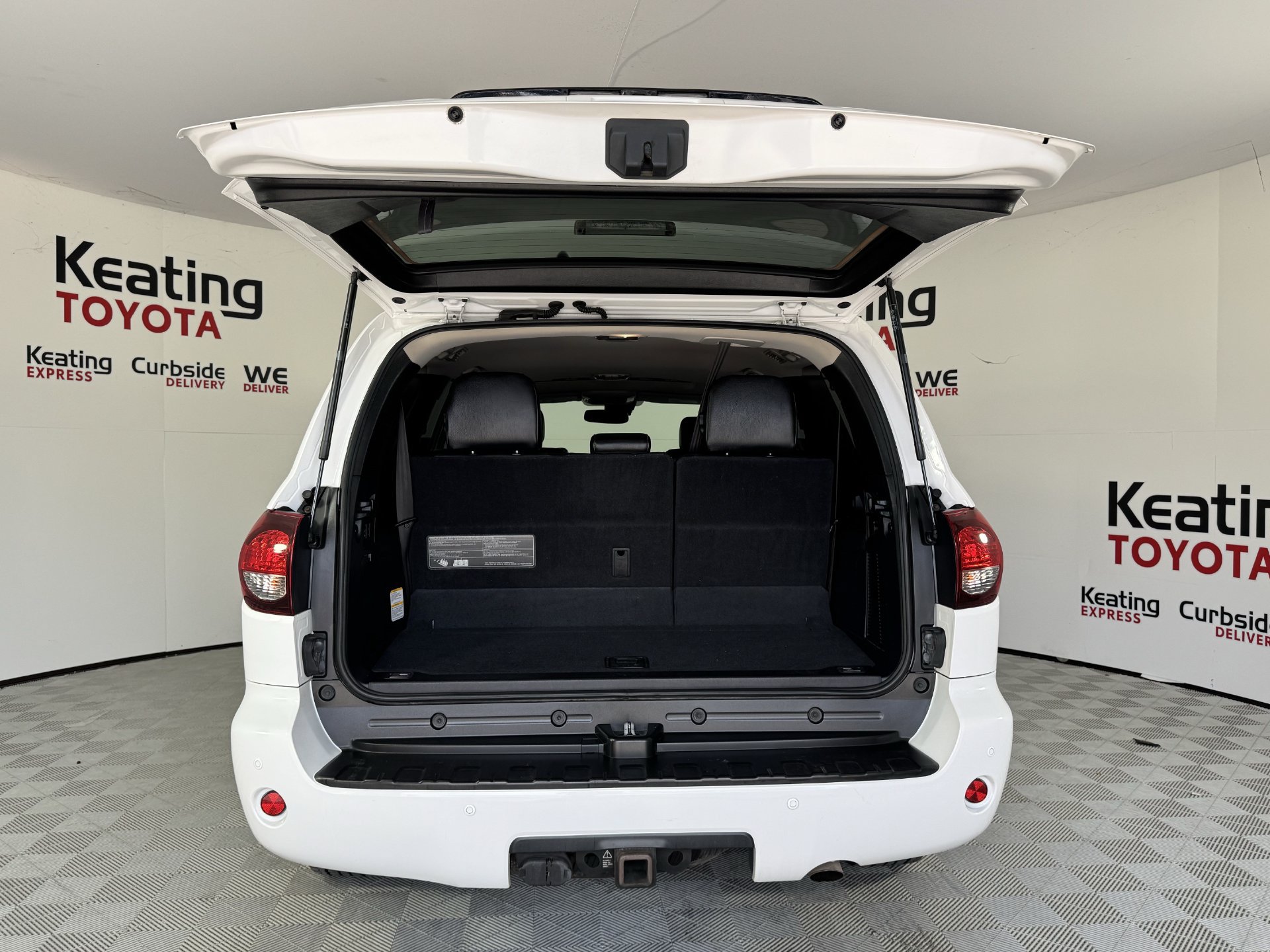 Used 2019 Toyota Sequoia TRD Sport w/ TRD Sport Premium Package RWD image 17