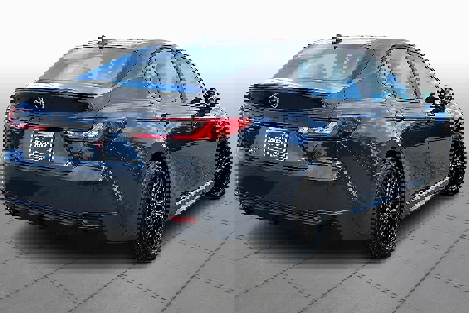 Used 2025 Toyota Camry SE image 12