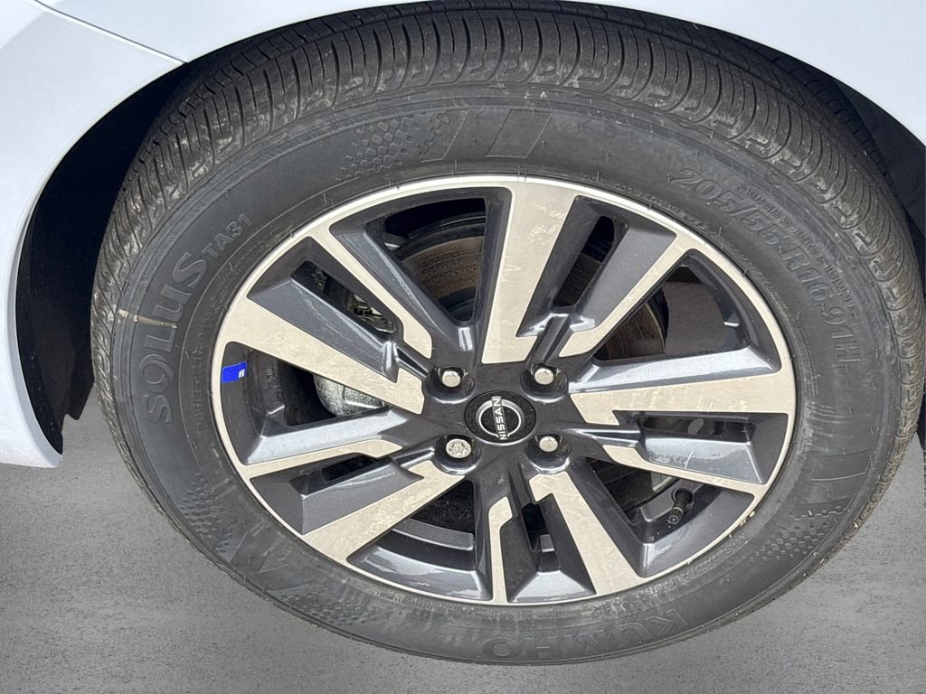 Certified 2025 Nissan Versa SV image 12