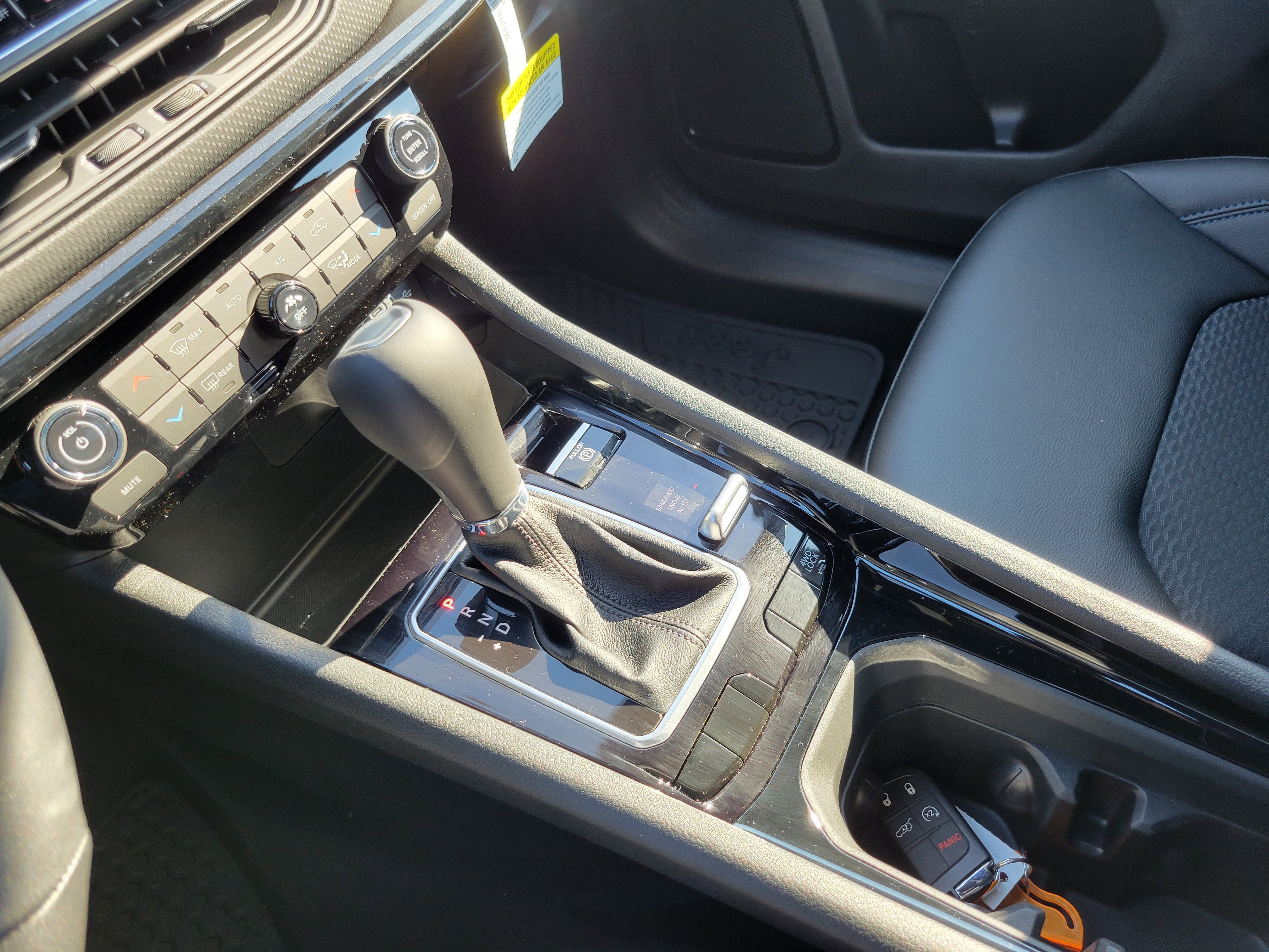 New 2026 Jeep Compass Latitude image 15