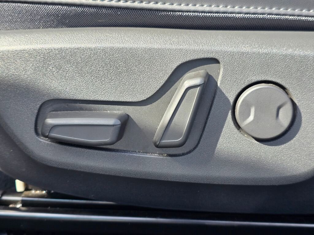 Used 2024 Kia Niro EX Touring image 25